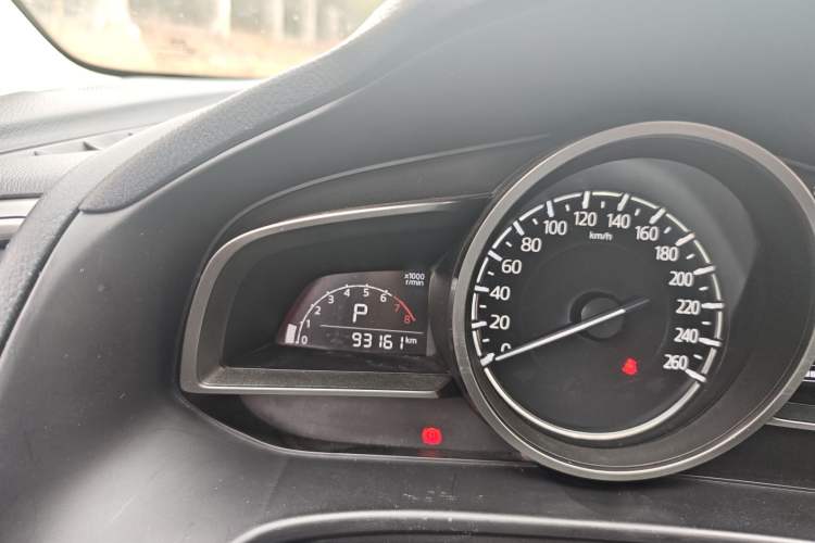 Used Mazda Mazda 3 Axela 2017 Sedan 1.5L Automatic Luxury Model Emission Standard China V
