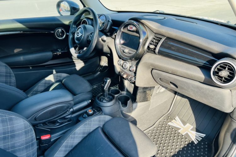 Used MINI MINI 2018 1.5T COOPER Classic Edition
