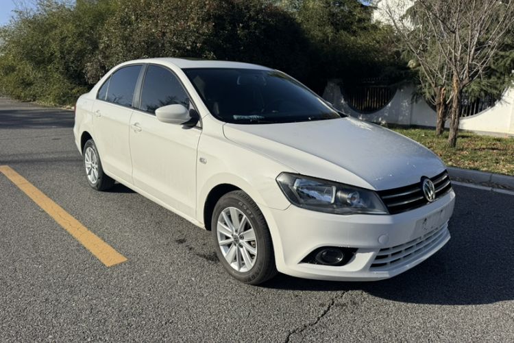 Used Volkswagen Jetta 2015 1.6L Manual Comfort Model
