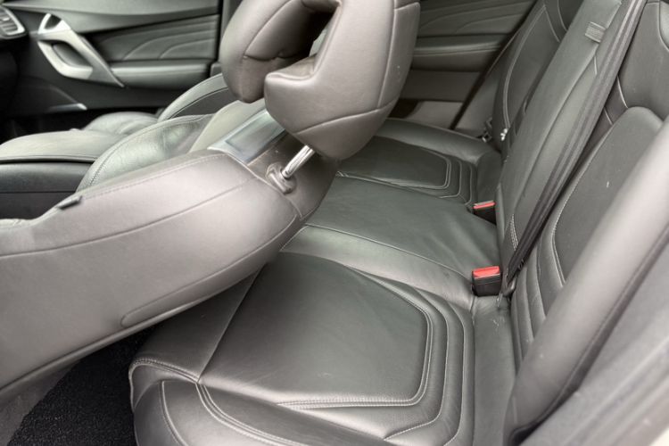 Used  5 2013 1.6T Elegant Edition THP200
