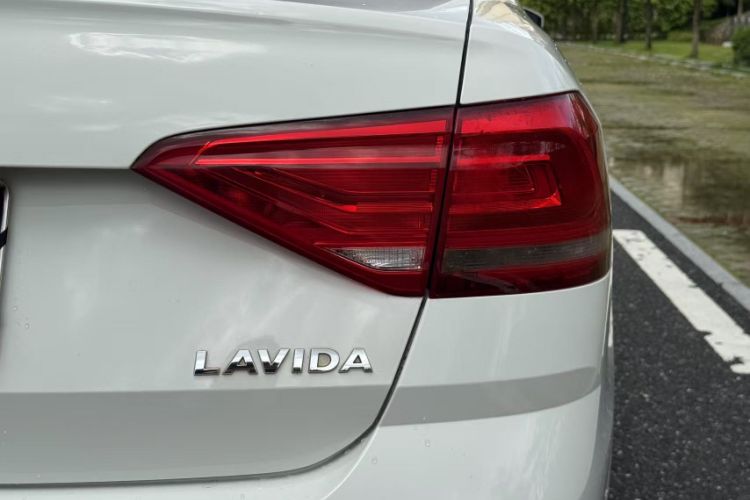 Used Volkswagen Lavida 2017 1.6L Automatic Fashion Edition
