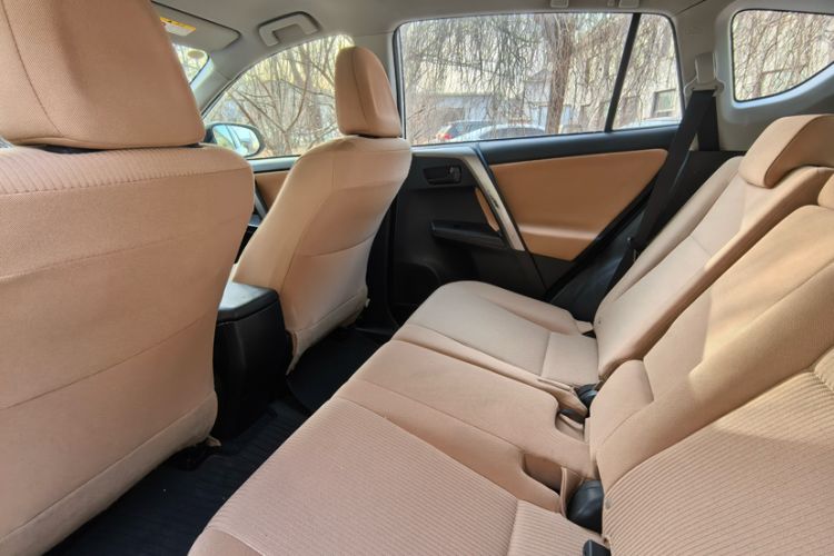 Used Toyota RAV4 2016 2.0L CVT Two-Wheel Drive Urban Edition China V Standard