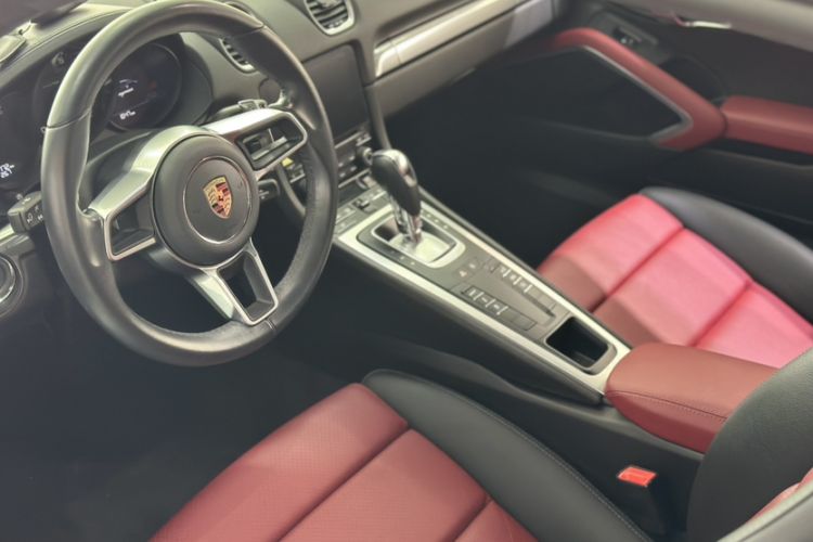 Used Porsche 718 2020 Cayman 2.0T
