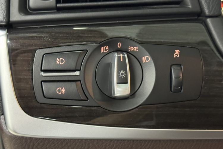 Used BMW 5 Series 2014 525Li Luxury Design Package
