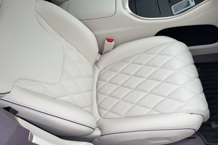 Used  11 2024 630 Rear-Wheel Drive Edition with Three Lasers