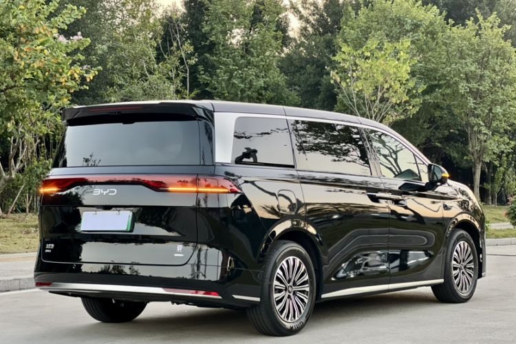 Used BYD Xia 2025 DM-i 1.5T 100km Leading Model
