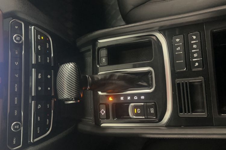 Used GAC Trumpchi GS8 2017 320T Two-Wheel Drive Luxury Smart Connectivity Version (7 Seats)
