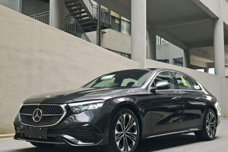 Used Mercedes-Benz E-Class New Energy 2024 E 350 e L Plug-in Hybrid Sports Sedan
