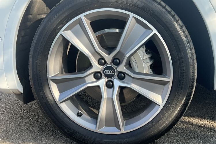 Used Audi Q5L 2022 Updated 45T Luxury Dynamic Version
