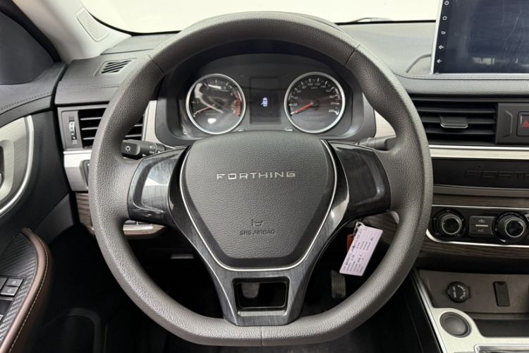 Used FORTHING T5 2022 Grand Edition 1.6L Manual Dream-Chasing Five-Seat Model
