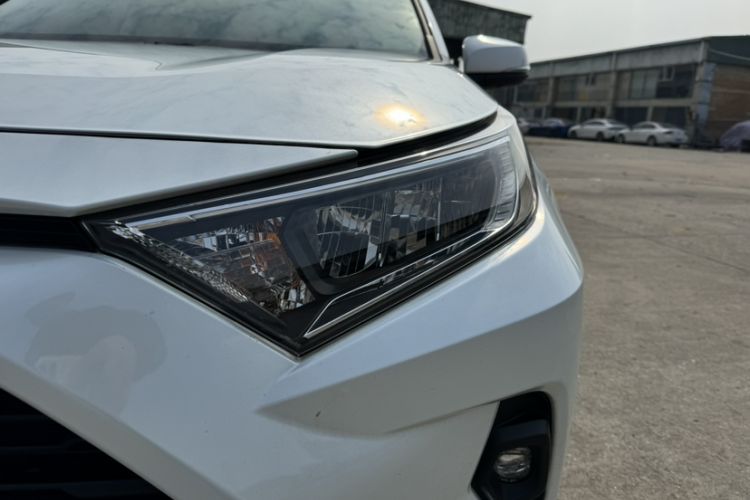 Used Toyota RAV4 2023 2.0L CVT Two-Wheel Drive Fashion Edition
