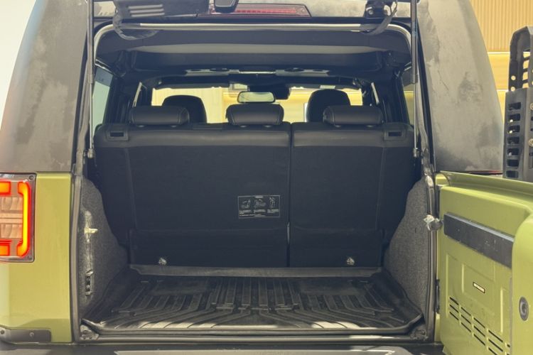 Used  BJ40 2019 2.3T Automatic Four-Wheel Drive Shengshi Huazhang Edition China VI Emission Standard