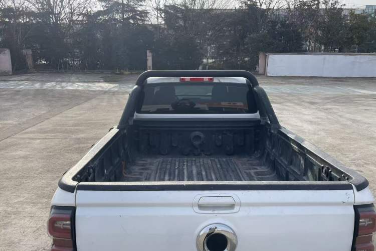 Used Great Wall King Kong Poer 2023 2.0T Automatic Diesel Two-Wheel-Drive Elite Version Flatbed GW4D20M