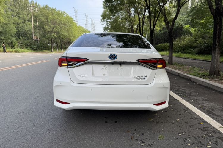 Used Toyota Corolla 2021 Dual-Motor 1.8L E-CVT Elite Edition
