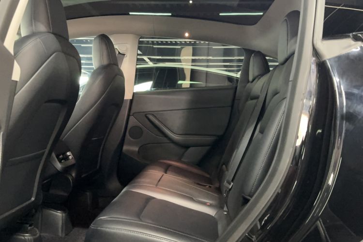 Used Tesla Model Y 2022 Long-Range All-Wheel-Drive Version
