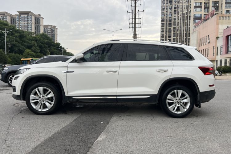 Used Skoda Kodiaq 2018 Facelifted TSI330 5-Seater Two-Wheel-Drive Comfort Edition
