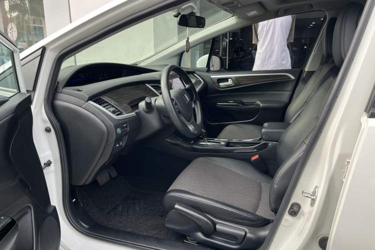 Used Honda Jade 2017 1.8L automatic Comfort version 5 seats
