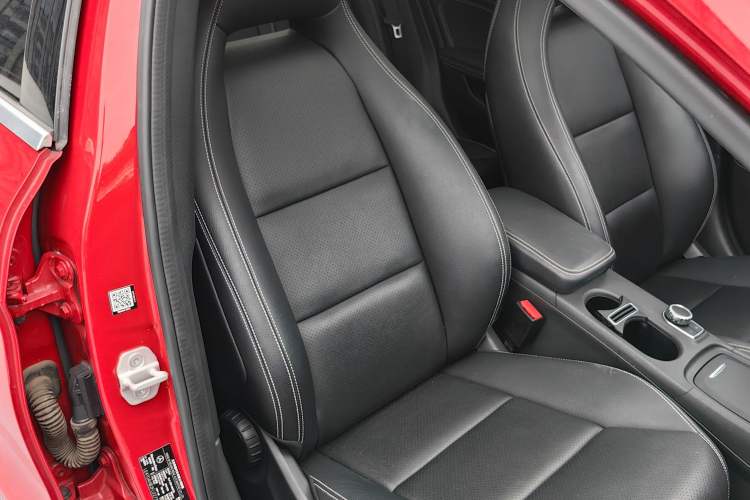 Used Mercedes-Benz GLA 2015 GLA 220 4MATIC Fashion Model
