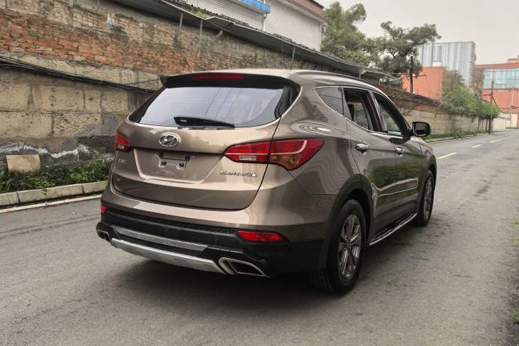 Used Hyundai Santa Fe 2015 2.0T Automatic Two-Wheel Drive Smart Version 5 Seats
