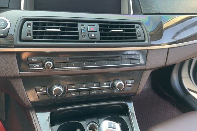 Used BMW 5 Series 2014 525Li Luxury Design Package
