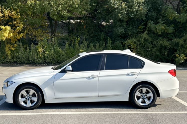 Used BMW 3 Series 2015 320i Luxury Line Stylish Edition
