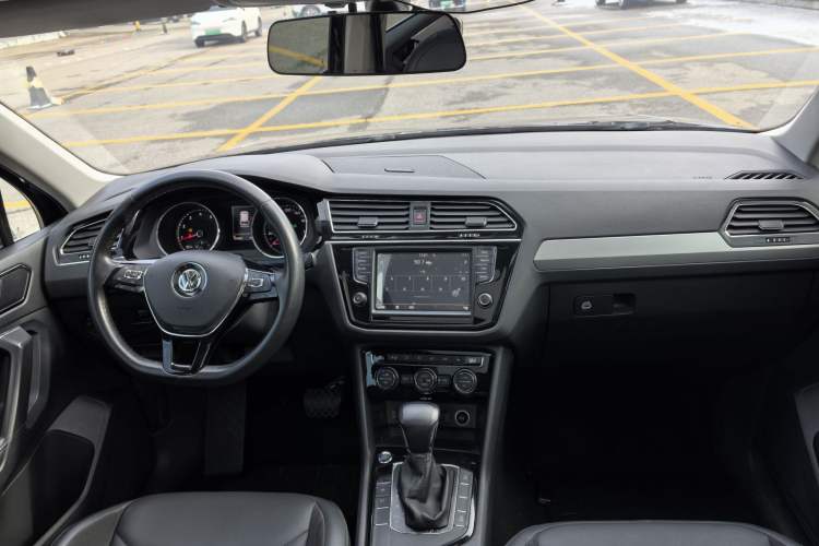 Used Volkswagen Tiguan L 2017 330TSI Automatic Two-Wheel Drive Luxury Edition