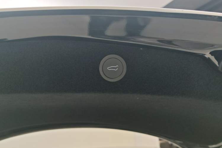 Used Tesla Model 3 2023 Rear-Wheel-Drive Version
