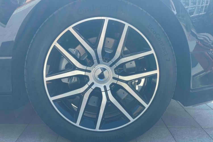 Used Denza Z9 2024 1100 km Four-Wheel Drive Max Version
