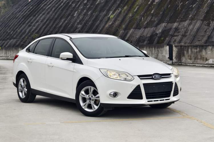 Used Ford Focus 2012 Sedan 1.6L Manual Fashion Edition