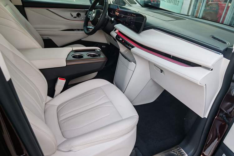 Used Buick GL8 New Energy 2024 Lu Zun Luxury Edition 7-Seater
