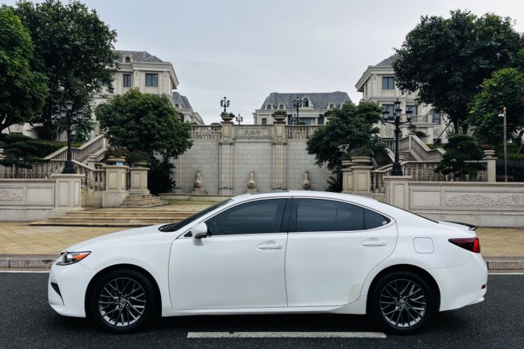 Used Lexus ES 2017 200 30th Anniversary Edition
