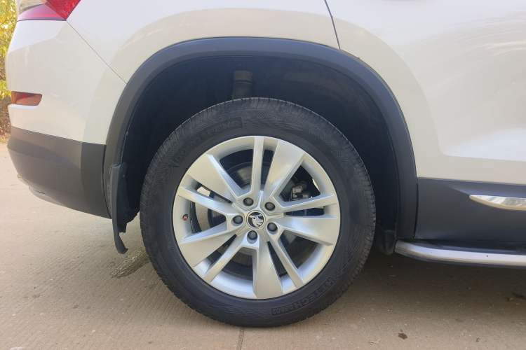 Used Skoda Kodiaq 2018 Facelifted TSI330 5-Seater Two-Wheel-Drive Luxury Enjoyment Edition
