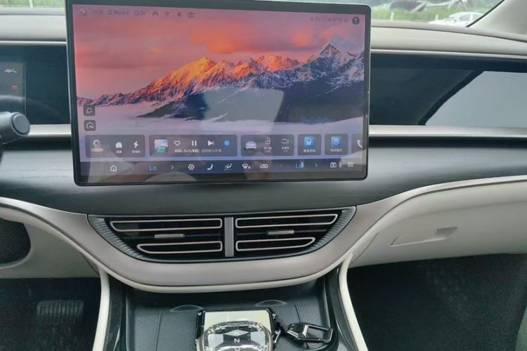 Used Denza D9 2022 DM-i 970 Four-Wheel Drive Flagship Model
