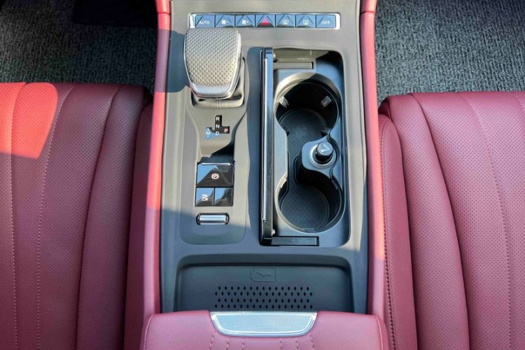 Used Hongqi H5 2025 2.0T Automatic Flag Edition – 500 000 Units Commemorative Version