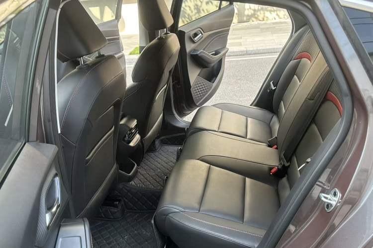 Used MG 5 2022 180 DVVT CVT Youth Luxury Edition
