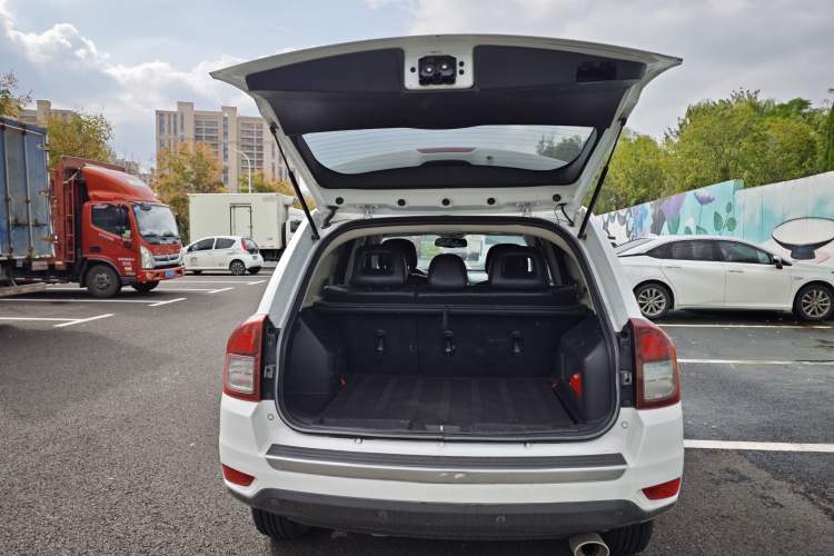 Used  Compass 2014 Revised Version 2.4L Four-Wheel Drive Comfort Edition