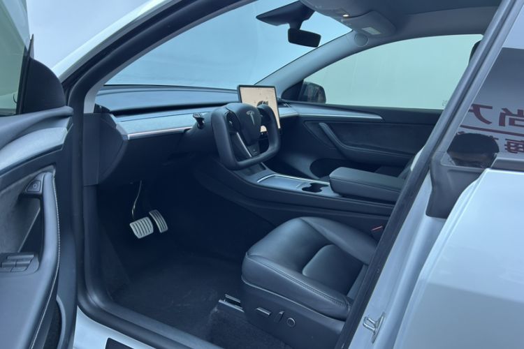 Used Tesla Model Y 2023 High-Performance All-Wheel-Drive Version