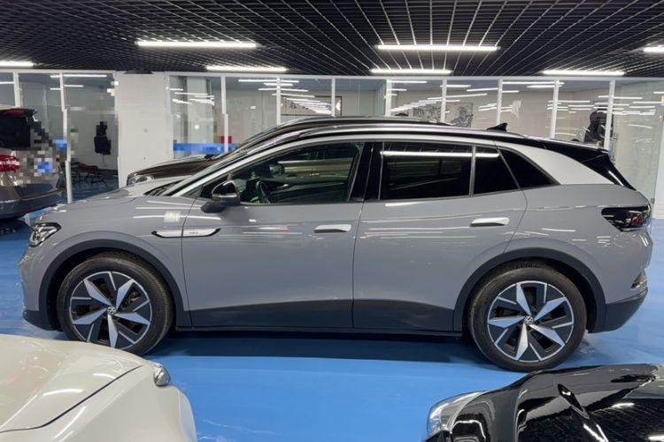 Used Volkswagen ID.4 CROZZ 2021 Long-Range PRO Two-Wheel Drive Version
