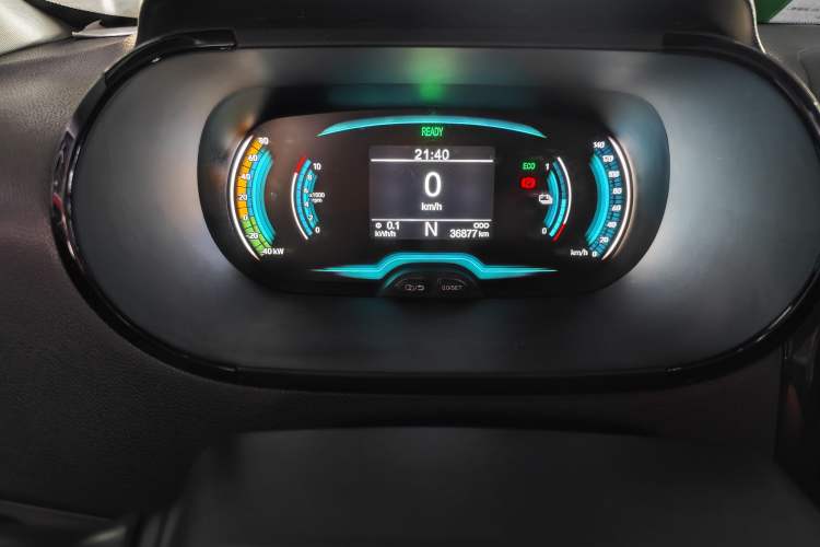 Used Chery Little Ant 2022 Revised Version Sweet Pink Edition Half-Sugar Version Lithium Iron Phosphate 30.7 kWh 30 kW 301 km
