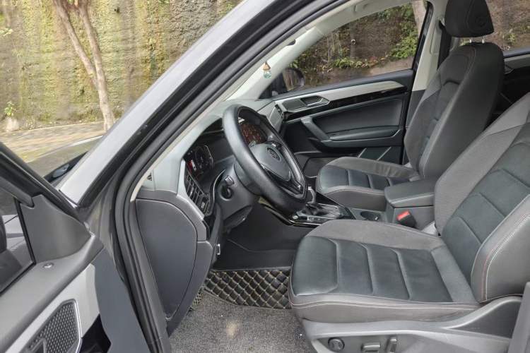 Used Volkswagen Touran 2016 Volkswagen Touran L 280TSI DSG Comfort Edition
