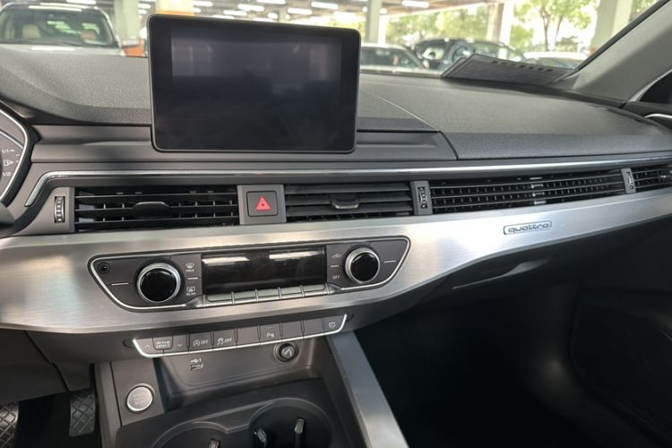 Used Audi A4L 2018 30th Anniversary Edition 45 TFSI quattro Individual Sport Edition
