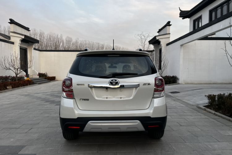 Used Toyota Verso 2015 180E CVT Crossover Edition
