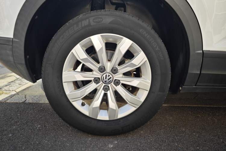 Used Volkswagen T-ROC 2018 230TSI DSG Two-Wheel Drive Fashion Edition China V Standard