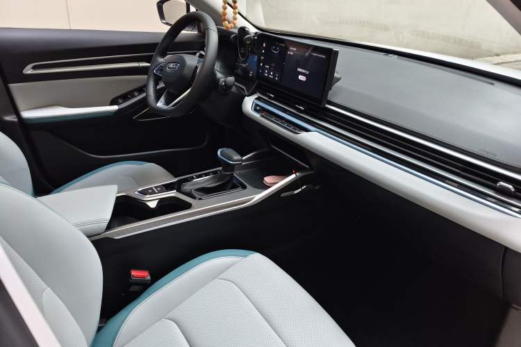 Used Geely Auto Emgrand 2023 4th Generation Champion Edition 1.5L CVT Flagship Model
