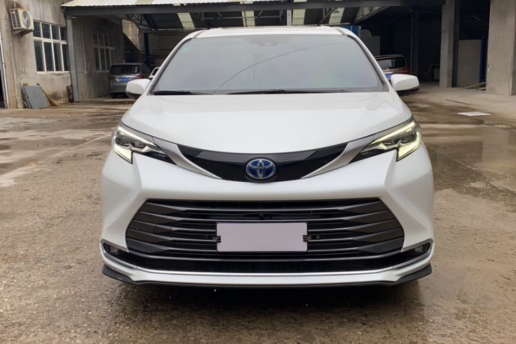 Used Toyota Sienna 2021 2.5L Hybrid Platinum Edition