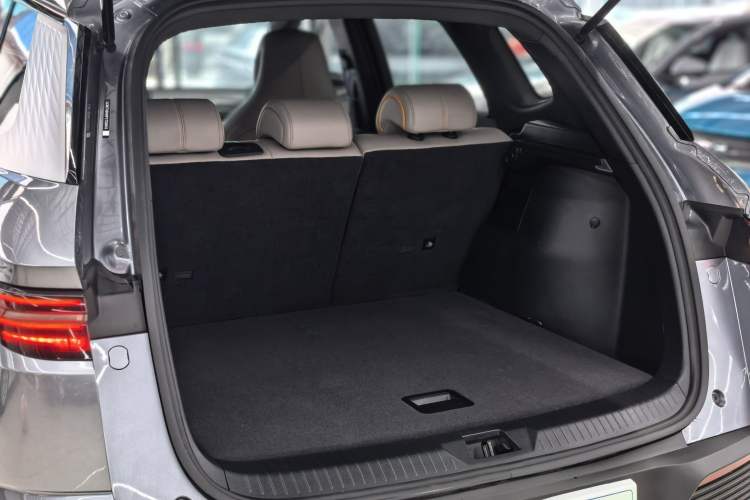 Used BYD Song Pro New Energy 2023 Champion Edition DM-i 71KM Navigation Model
