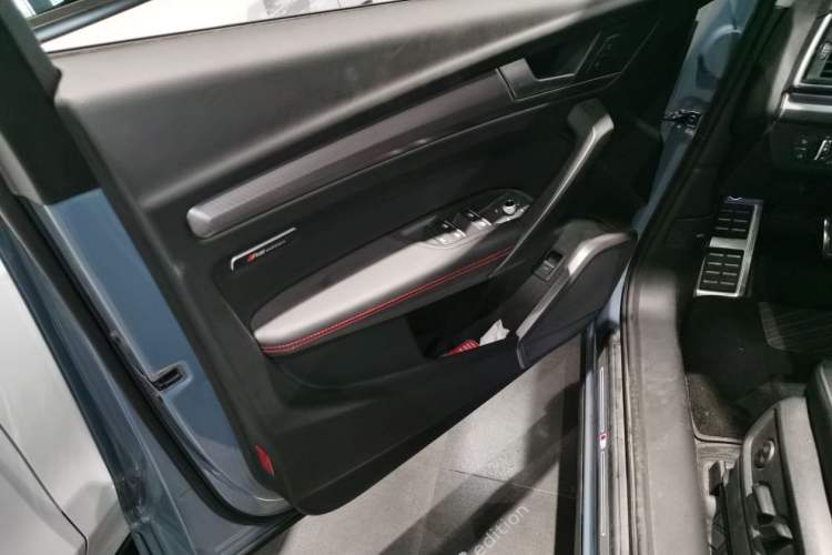 Used Audi Q5L 2022 40T RS Package Performance Model
