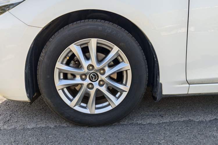 Used Mazda Mazda 3 Axela 2017 Sedan 1.5L Manual Comfort Model Emission Standard China V
