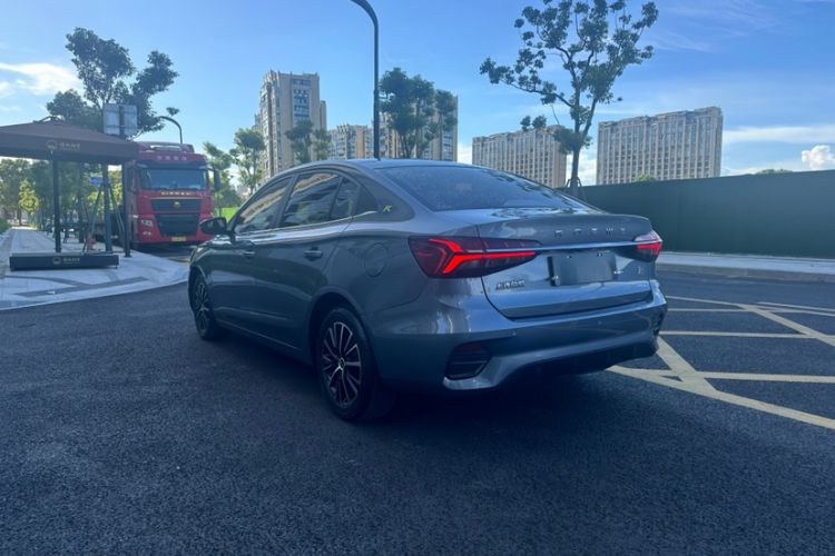 Used Roewe i5 2021 1.5L Manual Diamond Edition
