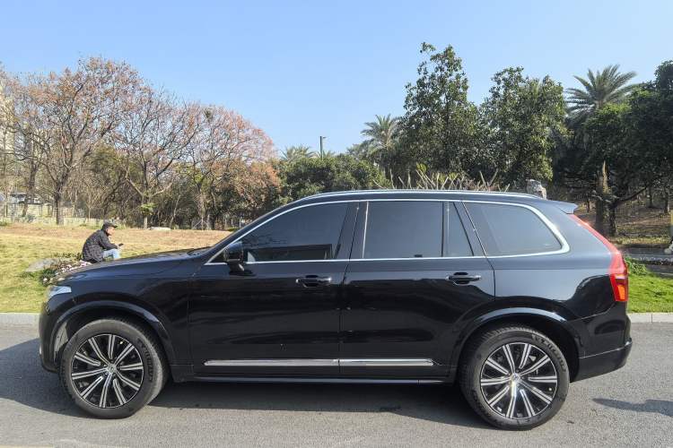 Used Volvo XC90 2023 B5 SmartDrive Luxury Edition 5 Seats